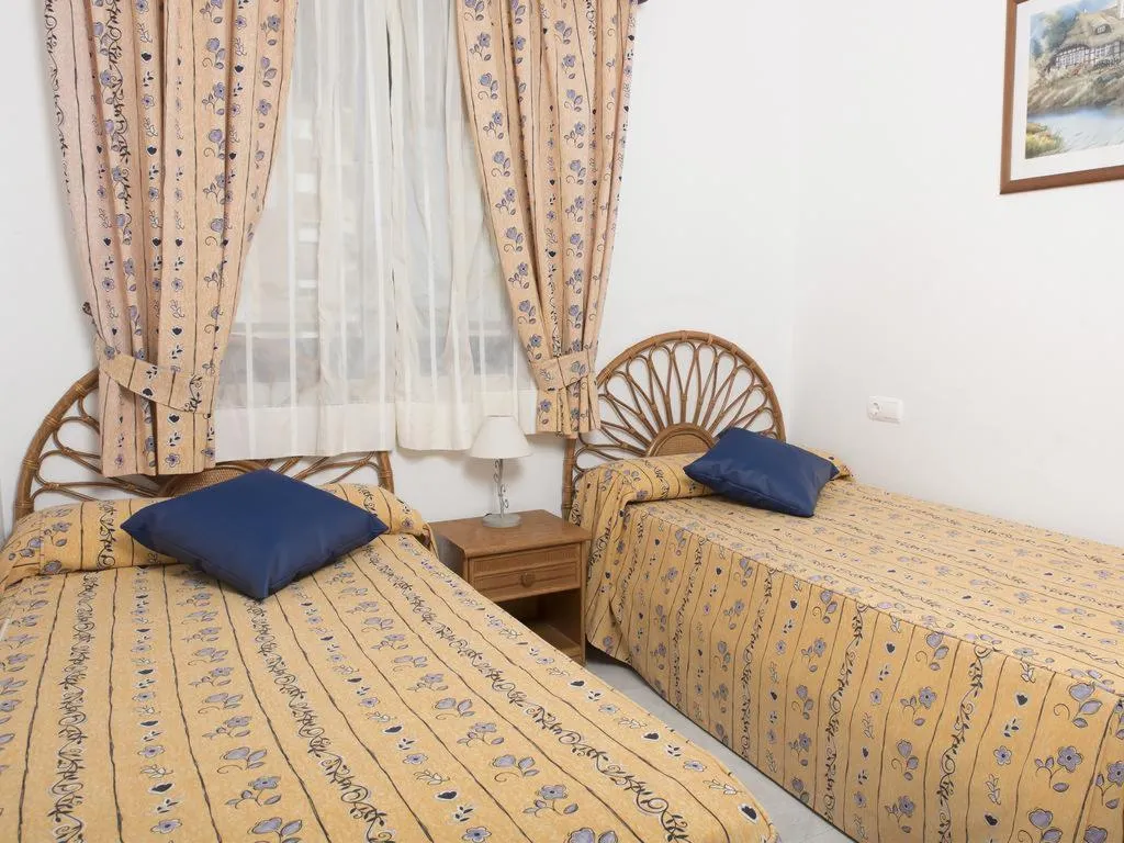 APARTMENT CAPACITY 6 TWO BEDROOMS Room, Turquesa Beach, Costa Blanca