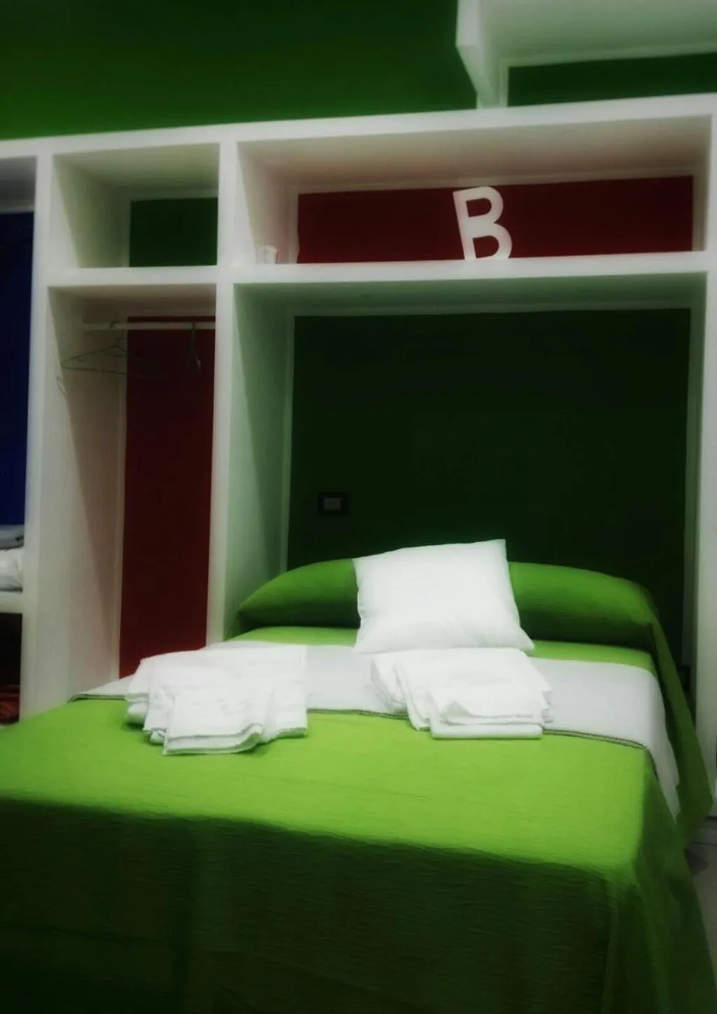 Room, B&B Next Stop Napoli, Naples