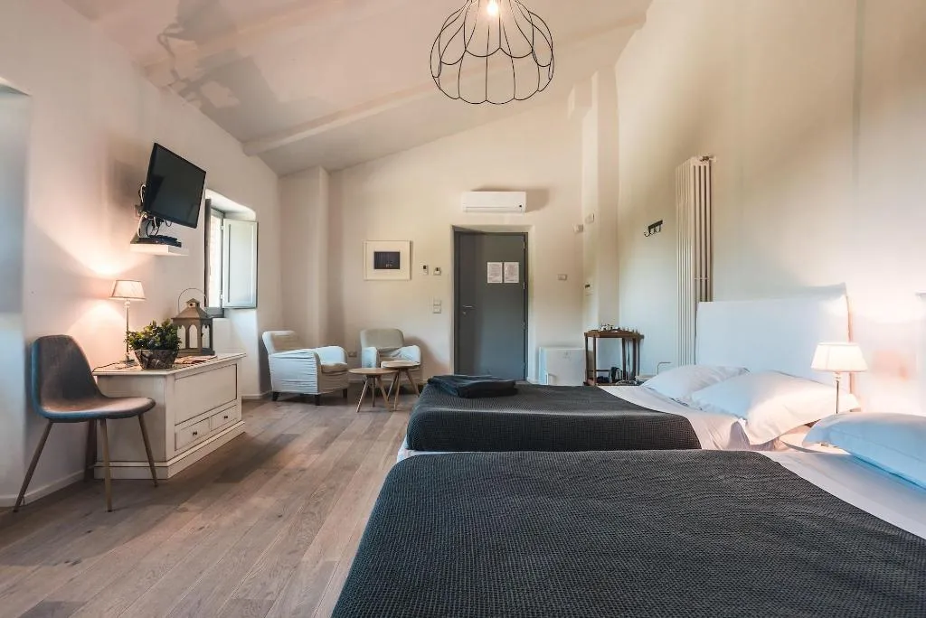 Room, Nikis Resort, Umbria