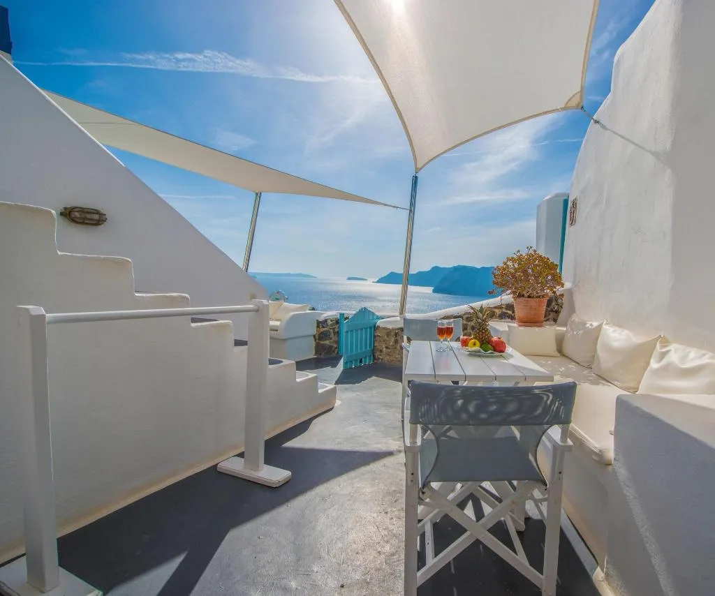 Room, Marizan Caves & Villas, Santorini, Santorini