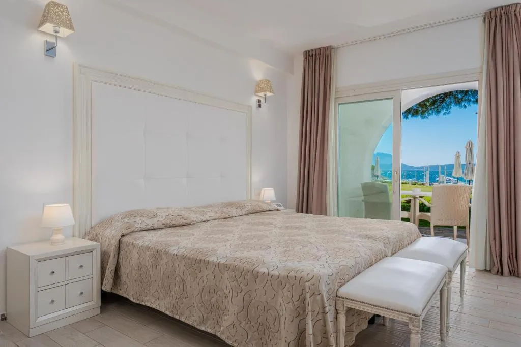 SUITE STANDARD Room, The Pelican Beach Resort & Spa - Adults Only, Olbia