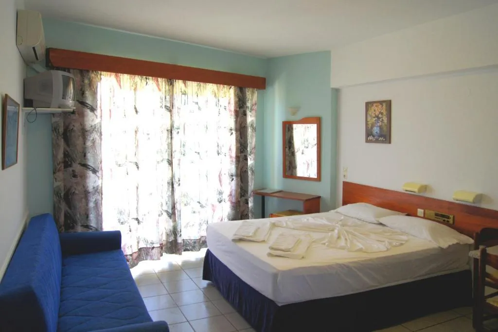 STUDIO SUPERIOR Room, Sea Front Beach Hotel Apartments, Crete