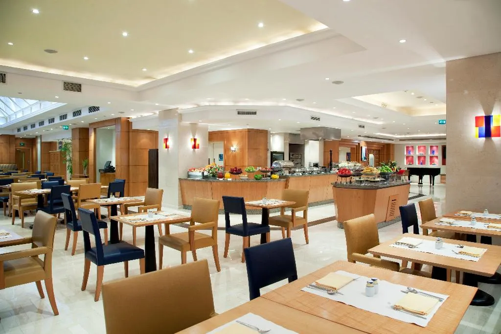 Restaurant, Holiday Inn Cairo - Citystars, Cairo