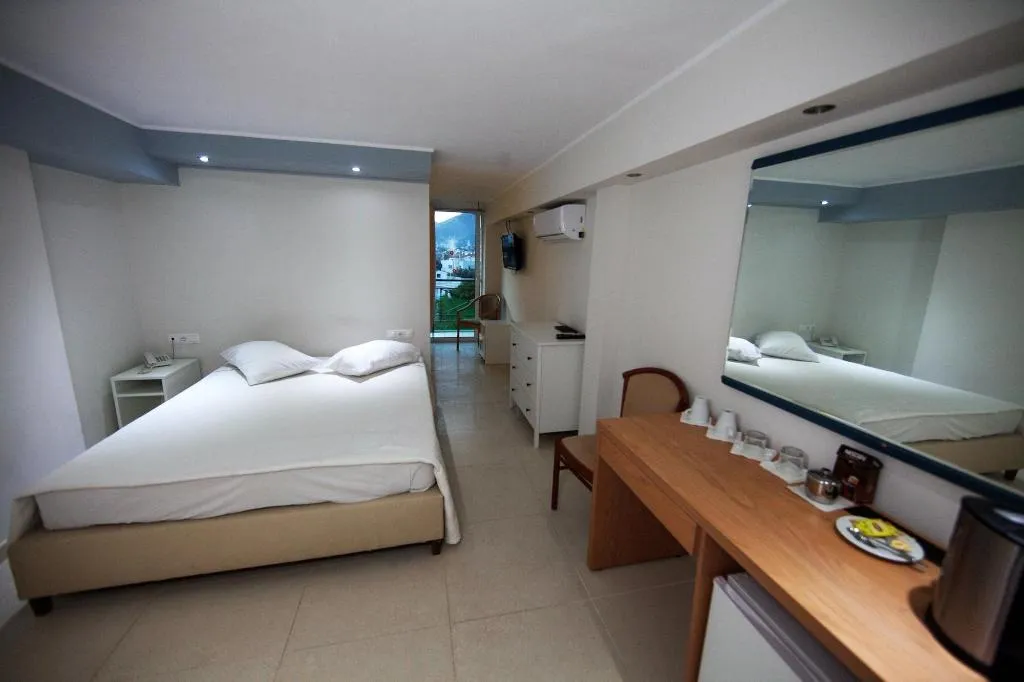 Room, Thomas Beach Hotel, Athens