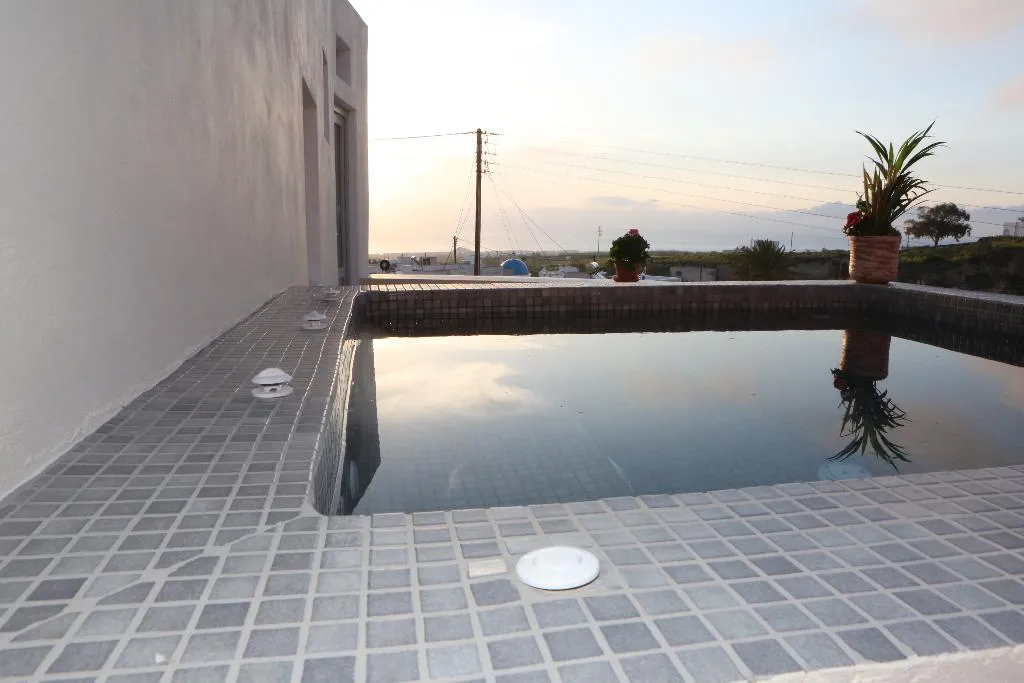 SUITE WITH JACUZZI WITH VIEWS Room, Nomikos Mansion, Santorini