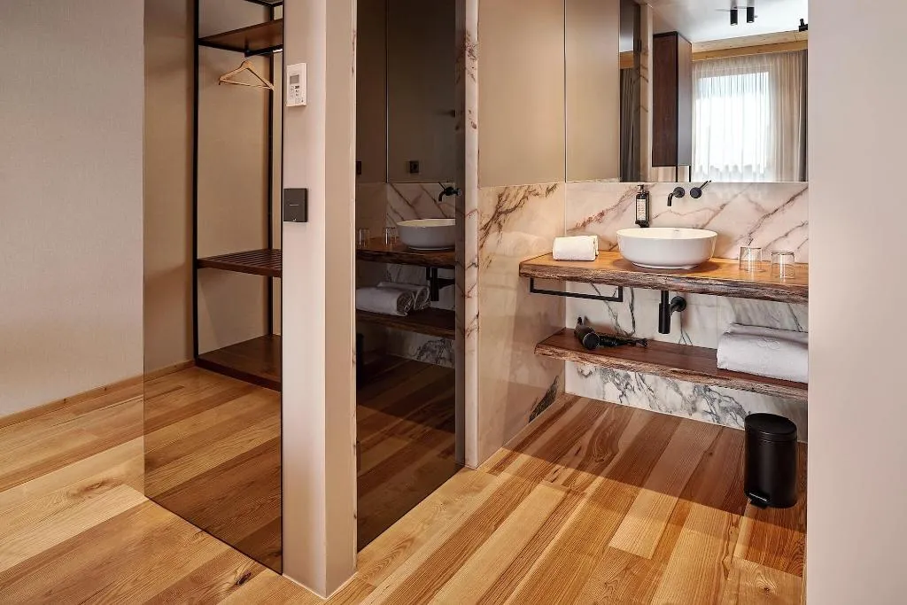 Room, The Log Porto Hotel, Porto