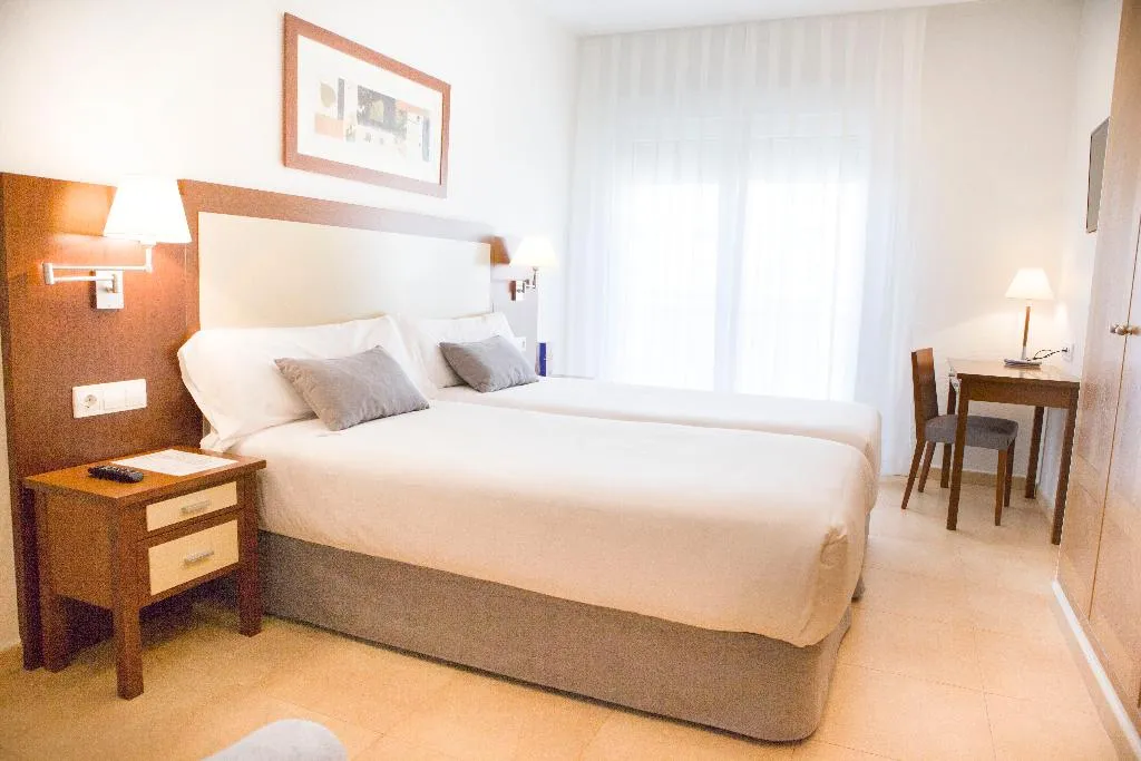 APARTMENT TWO BEDROOMS Room, Albufera Apartotel, Valencia