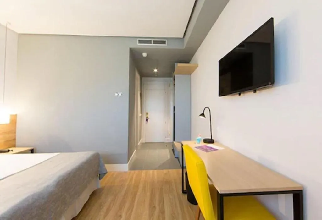 TWIN STANDARD Room, Porcel Aida, Madrid