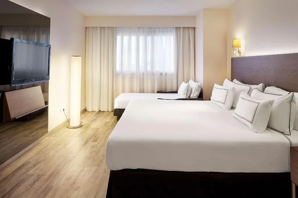 TRIPLE STANDARD Room, Melia Lebreros, Seville