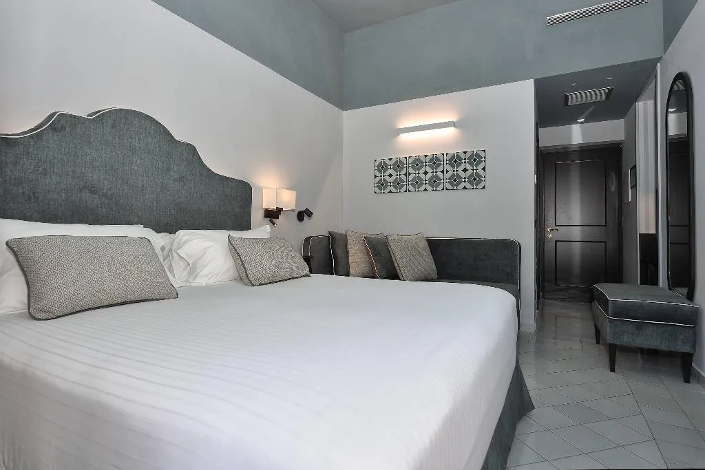 Double or Twin DELUXE Room, Hotel Royal Positano, Naples