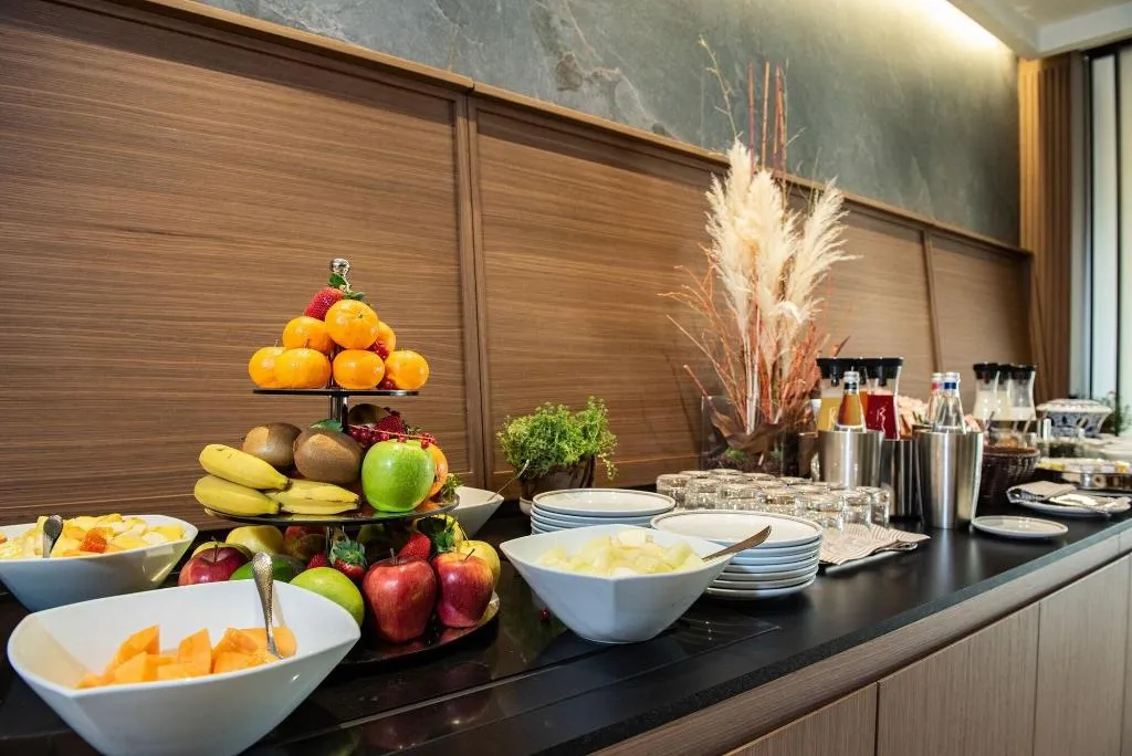 Restaurant, Gold Tower Lifestyle Hotel, Naples