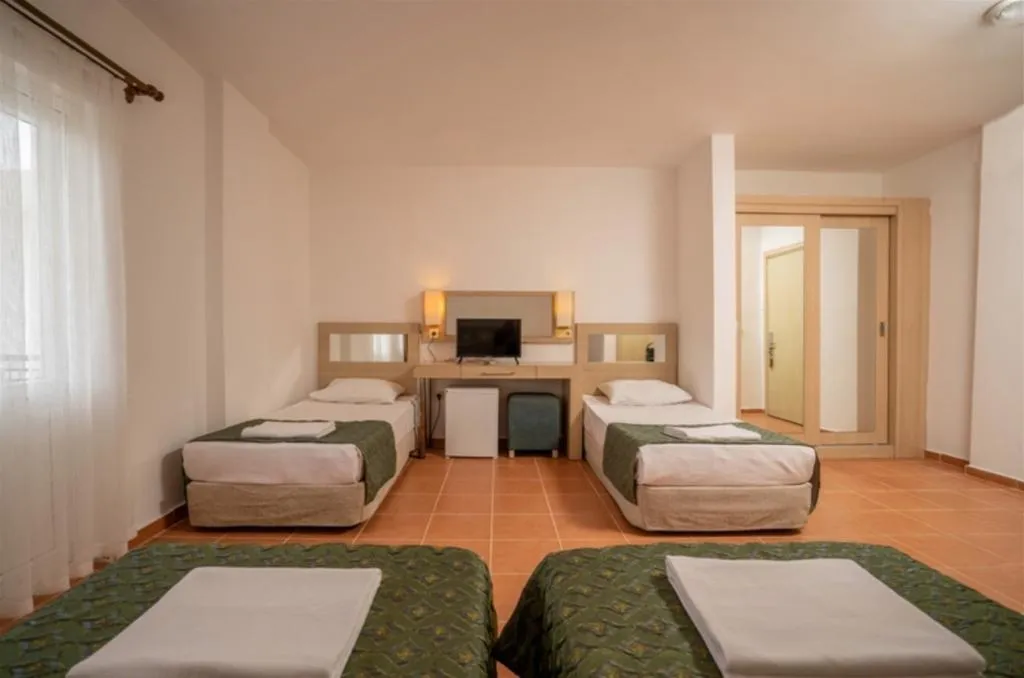QUADRUPLE STANDARD Room, Malibu Resort Hotel, Antalya
