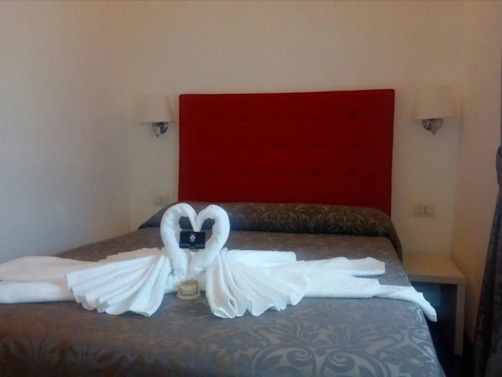 Room, Laterani Dfm, Naples