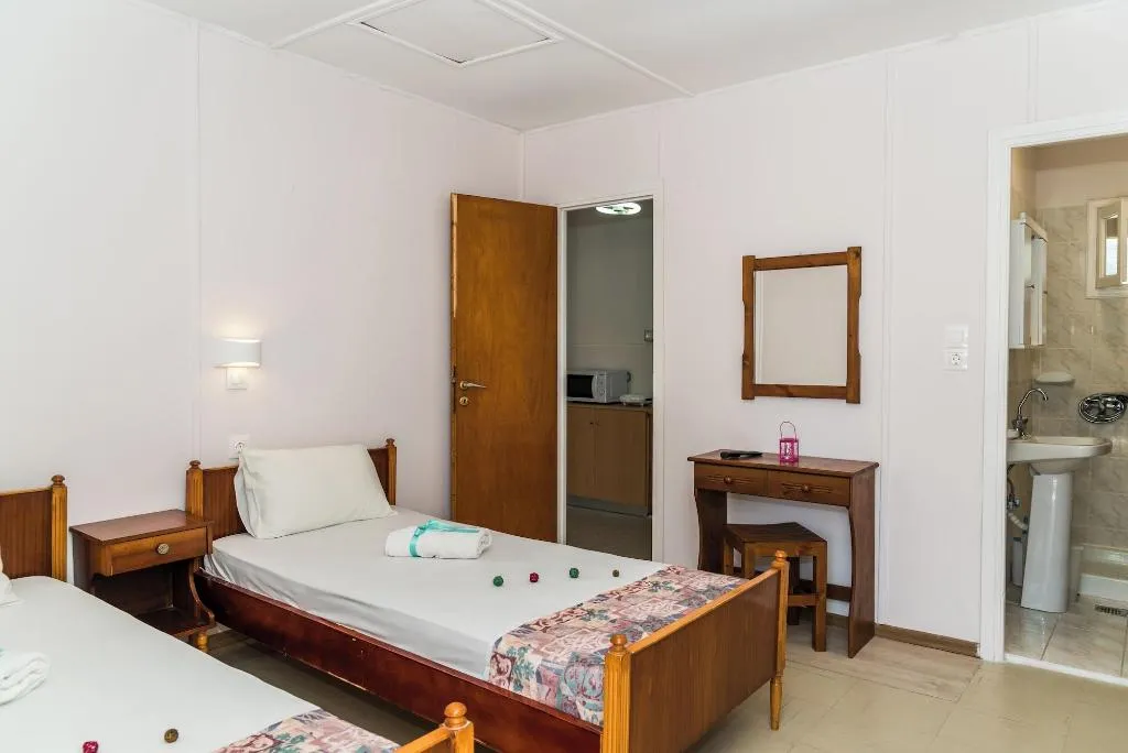 Room, Roussa's Studios and Apartments, Zante