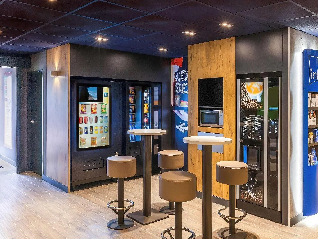 Sports and Entertainment, ibis budget Valencia Aeropuerto, Valencia