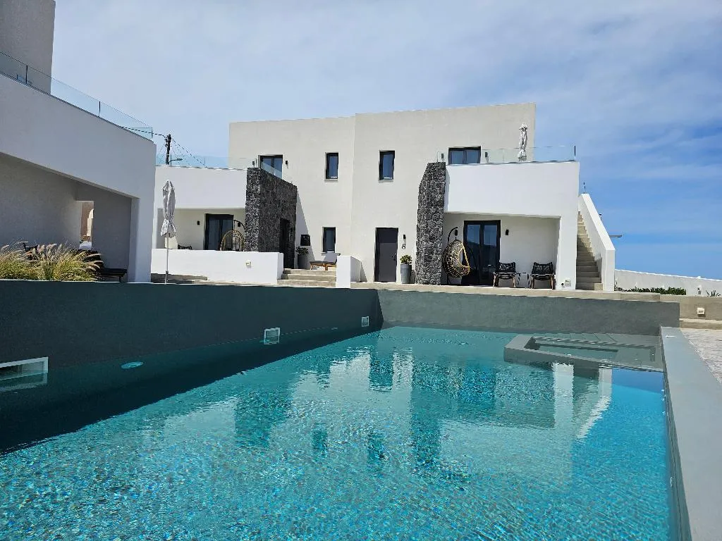Pool, MyLithos Suites, Santorini
