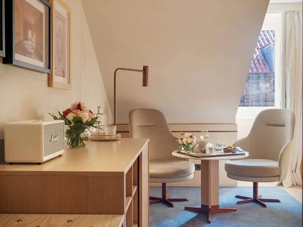 JUNIOR SUITE WITH DOUBLE BED Room, The One Palacio Da Anunciada, Lisbon
