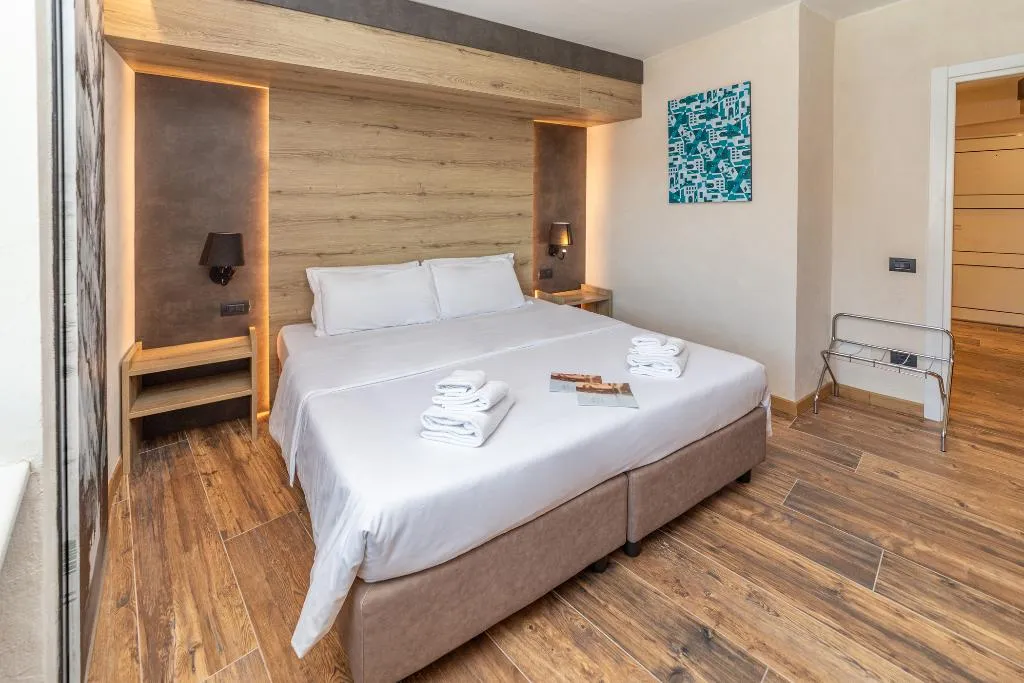 TRIPLE MOUNTAIN VIEW Room, Hotel la Torre Spa & Restaurant, Milan