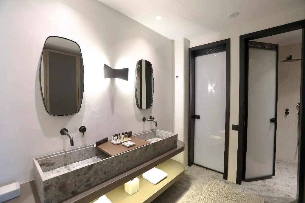 SUITE WITH PRIVATE POOL Room, Aeonic Suites & Spa, Mykonos