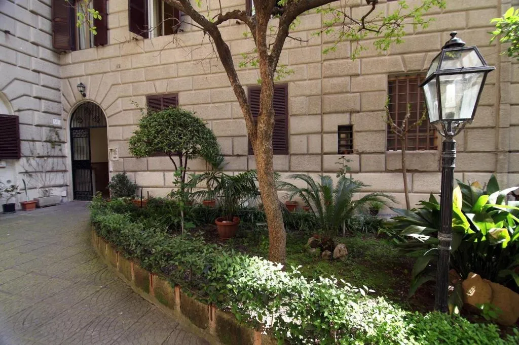 General view, Elegance, Naples