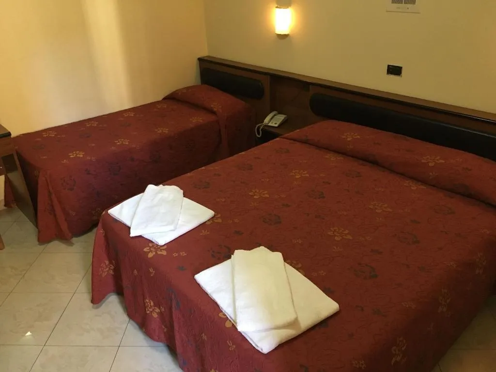 Room, Hotel Positano, Naples