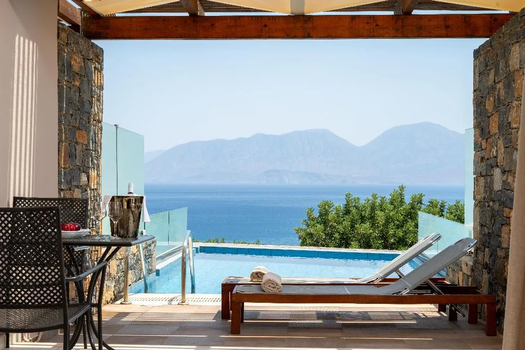 SUITE WITH PRIVATE POOL Room, Miramare Resort & Spa, Crete