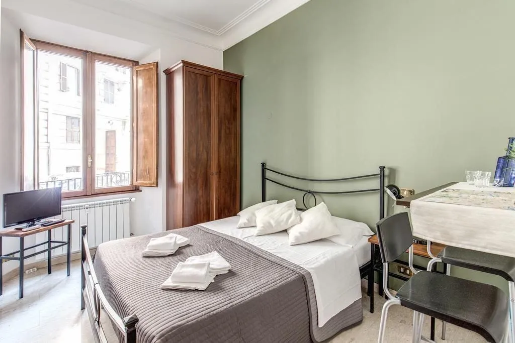 Room, B&B Locanderia, Naples