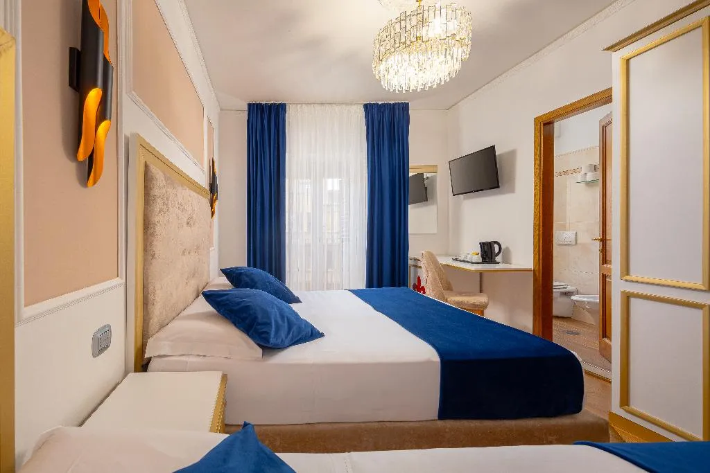 TRIPLE SUPERIOR Room, Annabella Hotel Roof Terrace, Florence