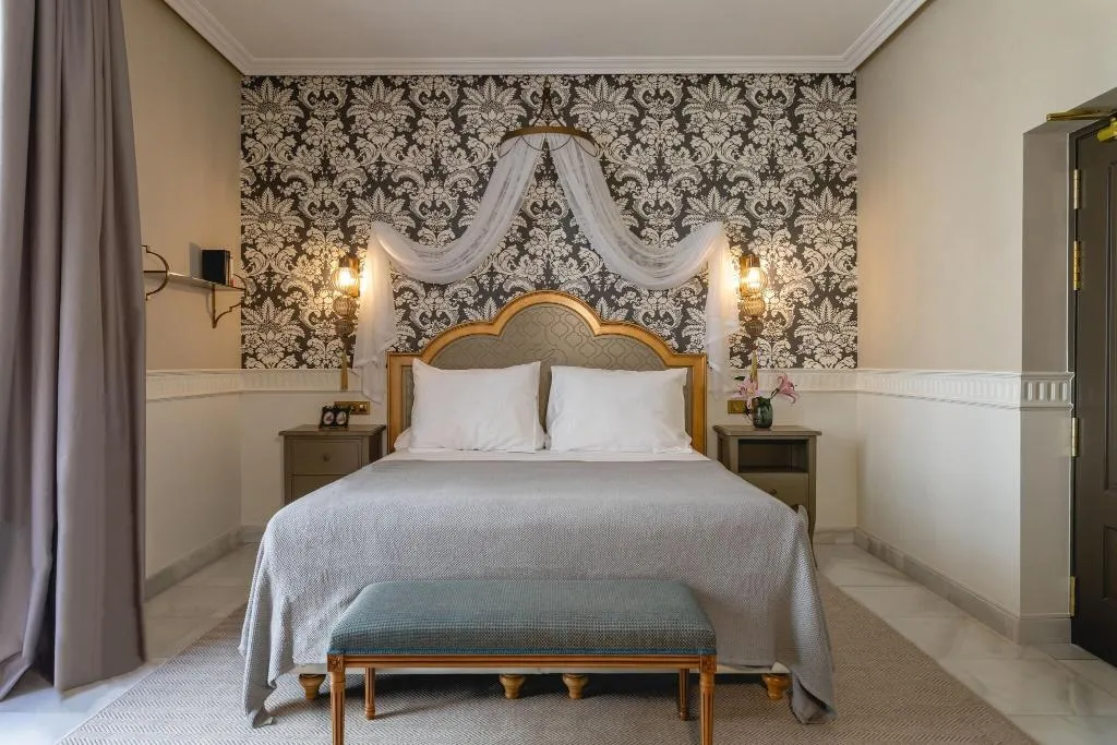 DOUBLE DELUXE KING BED Room, Gravina 51, Seville