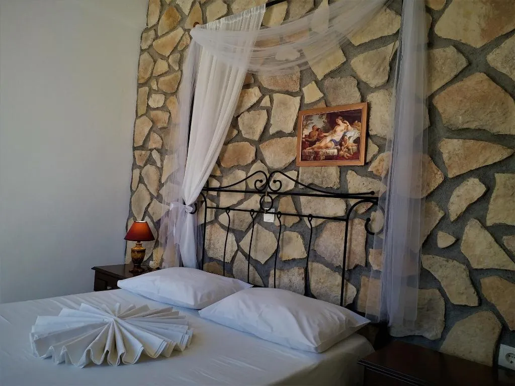 Room, Atalos Suites, Santorini