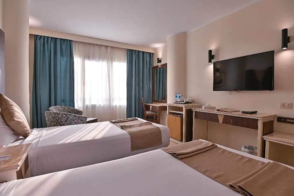DOUBLE SUPERIOR RIVER VIEW Room, Swiss Inn Nile, Cairo