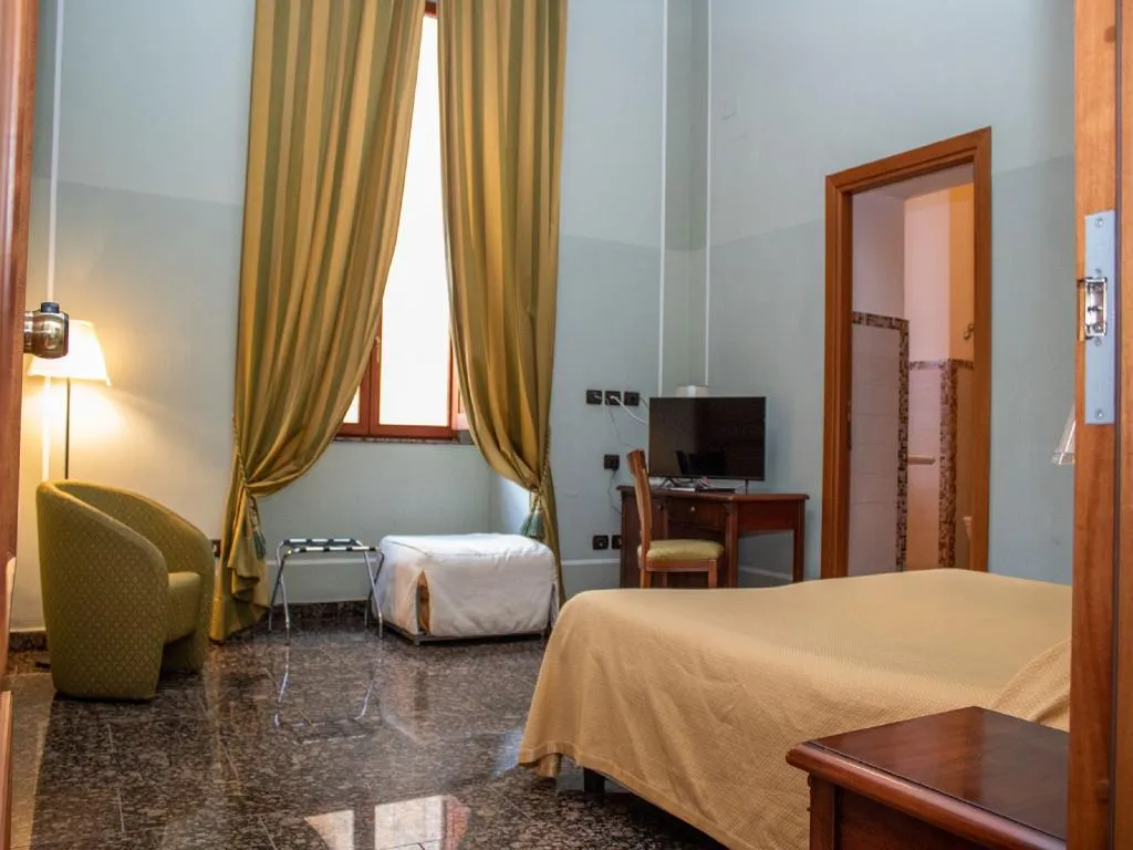 FAMILY ROOM DELUXE Room, Le Stanze del Vicere Boutique Hotel, Naples