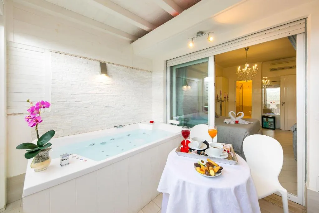 Room, Suites Roma Tiburtina, Rome