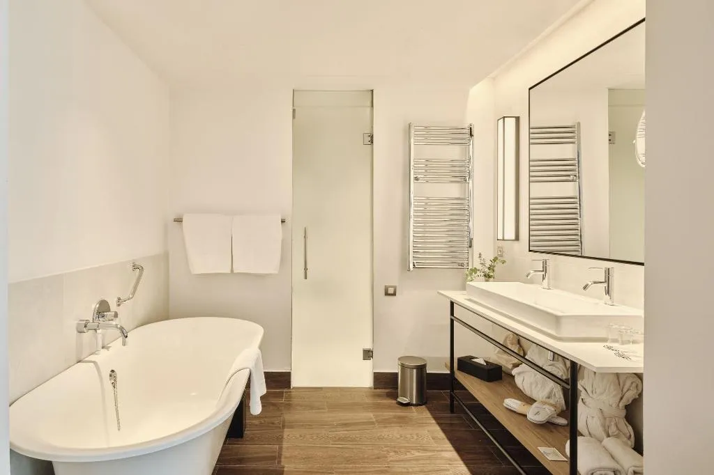 JUNIOR SUITE STANDARD Room, Hospes Palau de la Mar Valencia, Valencia
