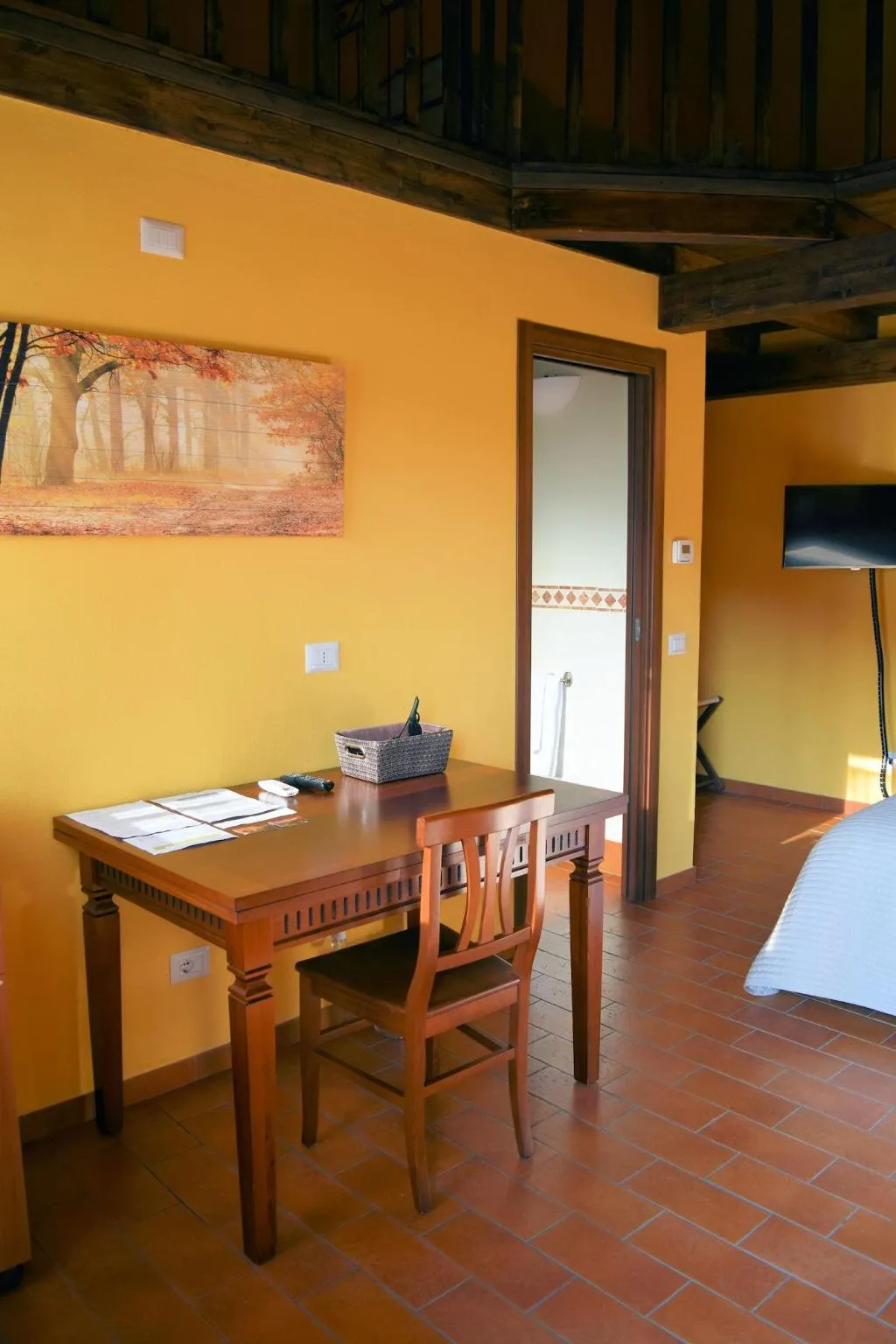 Room, Corte Certosina, Milan