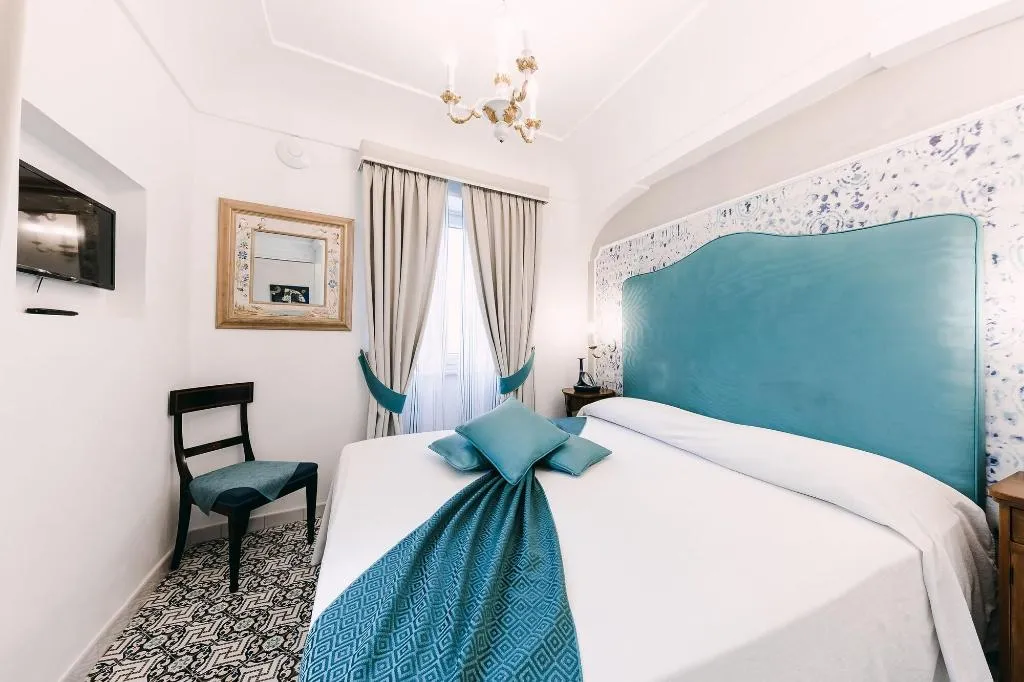 Room, Palazzo Pascal, Naples