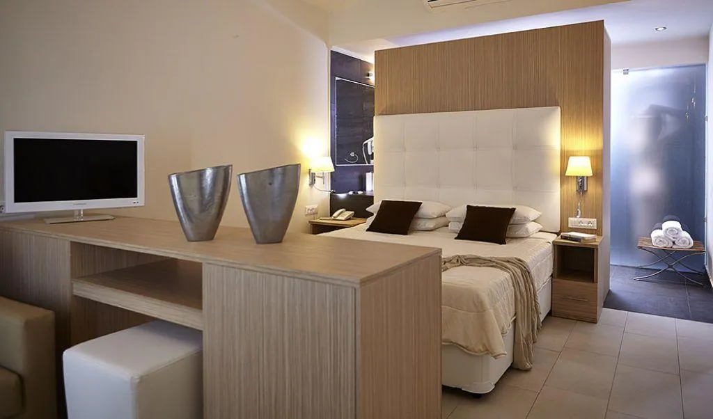 Double or Twin SUPERIOR GARDEN VIEW Room, Smy Orizontes and Villas, Santorini