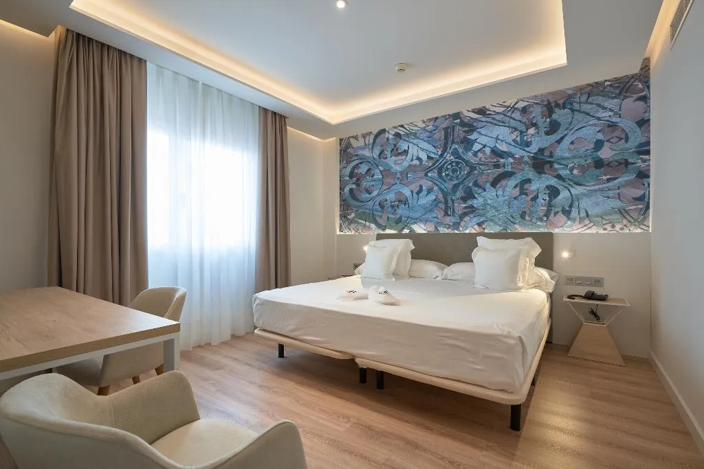 JUNIOR SUITE STANDARD Room, Monte Triana, Seville