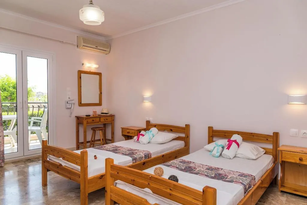 Room, Roussa's Studios and Apartments, Zante