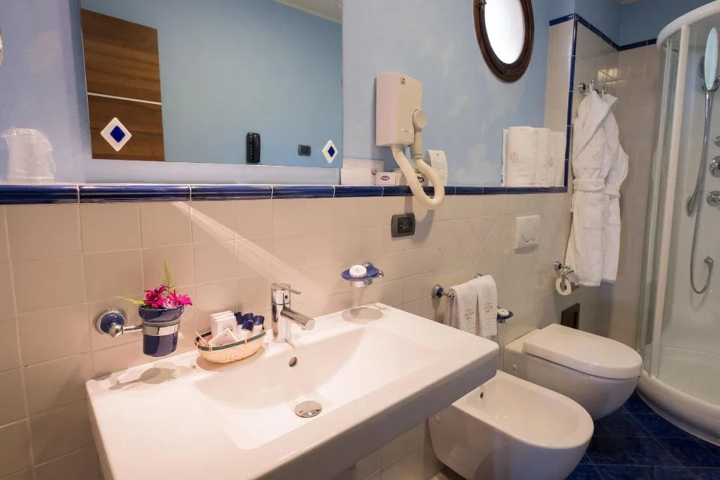 Room, Aktea, Catania