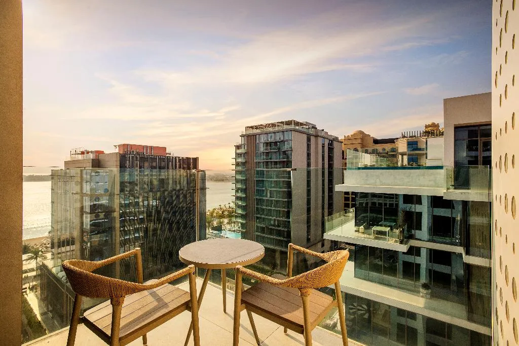 SUITE KING BED ONE BEDROOM  Room, Tumbi Ht Dubai The Palm, Tapestry Collec by Hilton, Dubai
