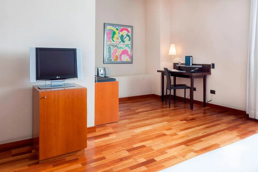 JUNIOR SUITE KING SIZE BED Room, AC Madrid Alcalá de Henares, Madrid
