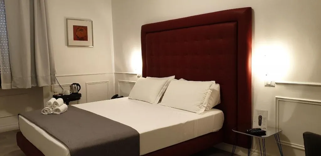 Room, Palazzo Balsamo, Naples