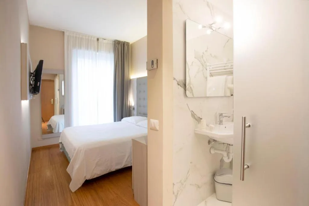 SINGLE STANDARD Room, Primavera, Milan