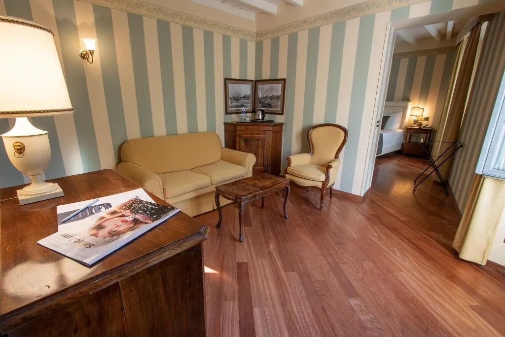 Room, Le Due Corti, Milan