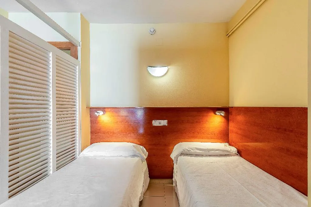 APARTMENT CAPACITY 2 Room, Aparthotel Bertran, Barcelona