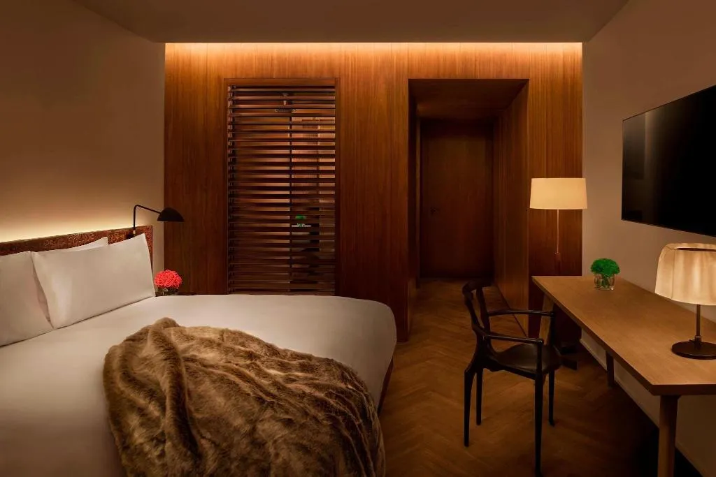 DOUBLE SUPERIOR KING BED Room, EDITION Barcelona, Barcelona