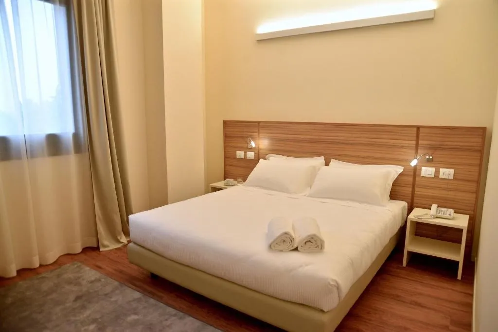 Room, Hotel Forum, Milan
