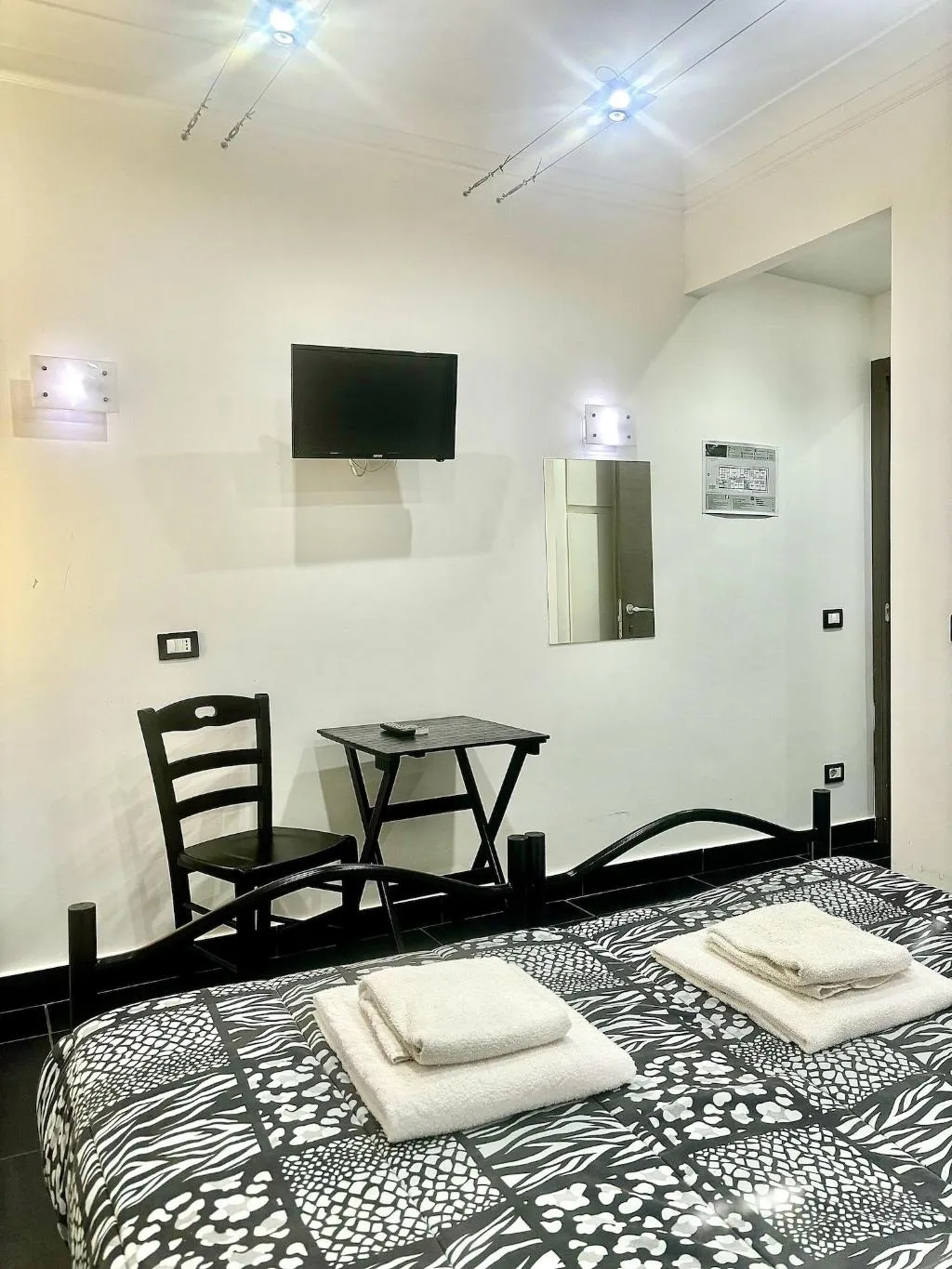 Room, Palace Rome, Rome