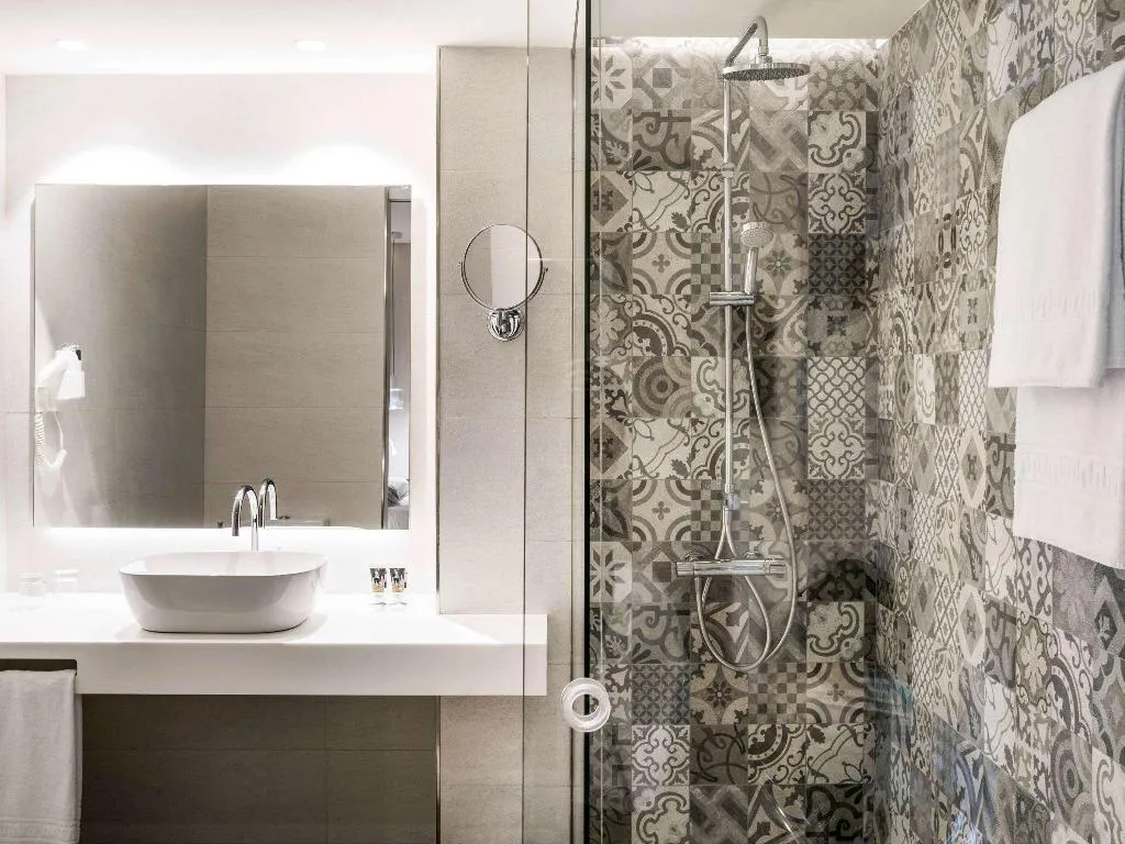 JUNIOR SUITE STANDARD Room, Mercure Barcelona Condor, Barcelona